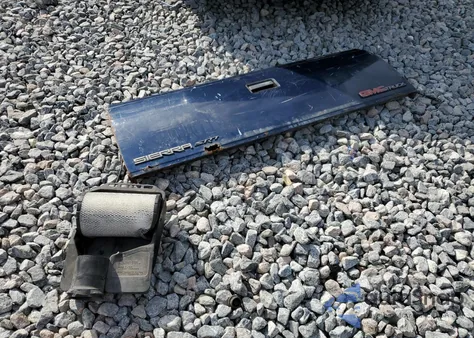 1996 GMC Sierra C1500 z USA, uszkodzony, nr VIN 1GTEC19M8TE549865